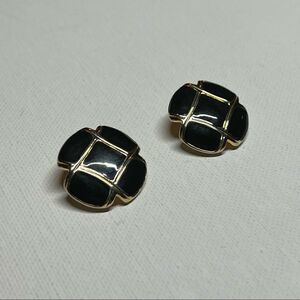 Earrings – Vintage 1980s Black Enamel & Gold-Tone Poppy Clip-Ons